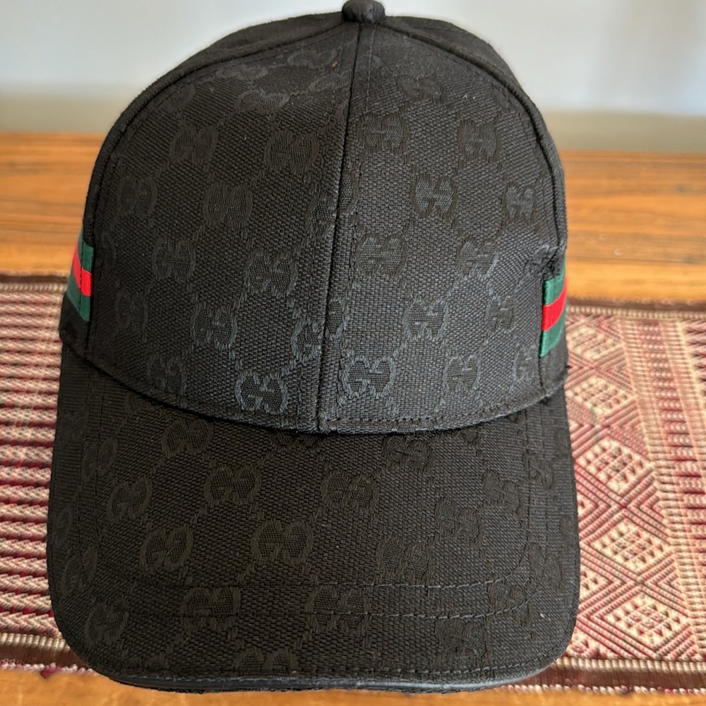 Designer look cap NWT - Picture 2 of 5